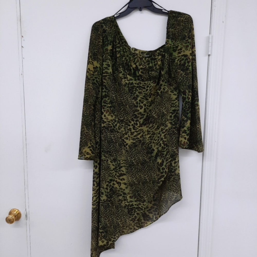 Size 18W Womens Essence by Mail Sheer Asymmetric Tunic Green Leopard Print